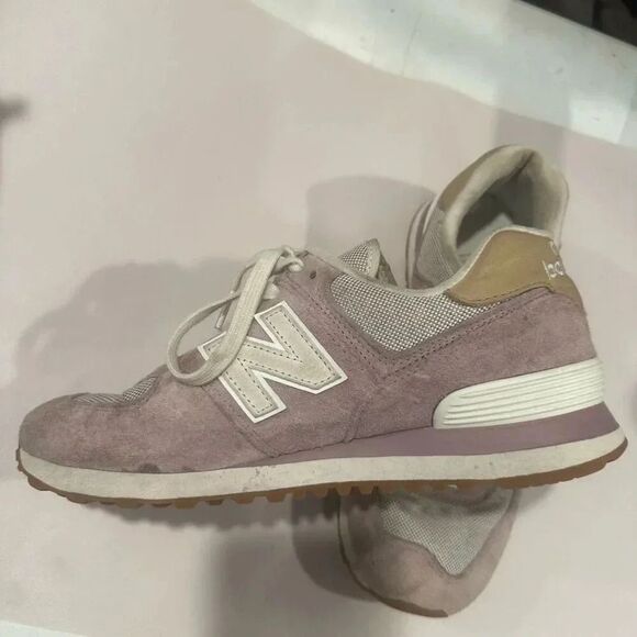 New Balance 574 Purple and Beige Tennis Shoes Size 10 - Picture 1 of 6